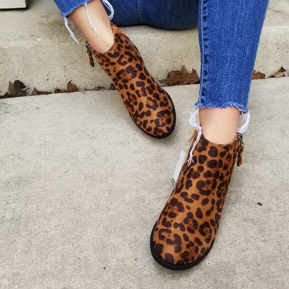 Time and Tru Two Zip Women's Animal Print Booties - Picture 3 of 8
